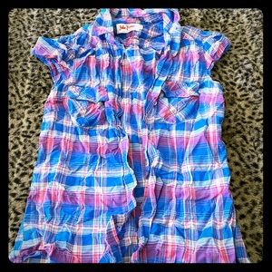 Plaid short sleeve shirt